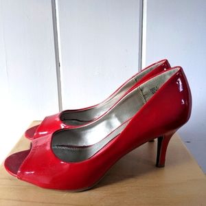 Red new directions women's heel size 8